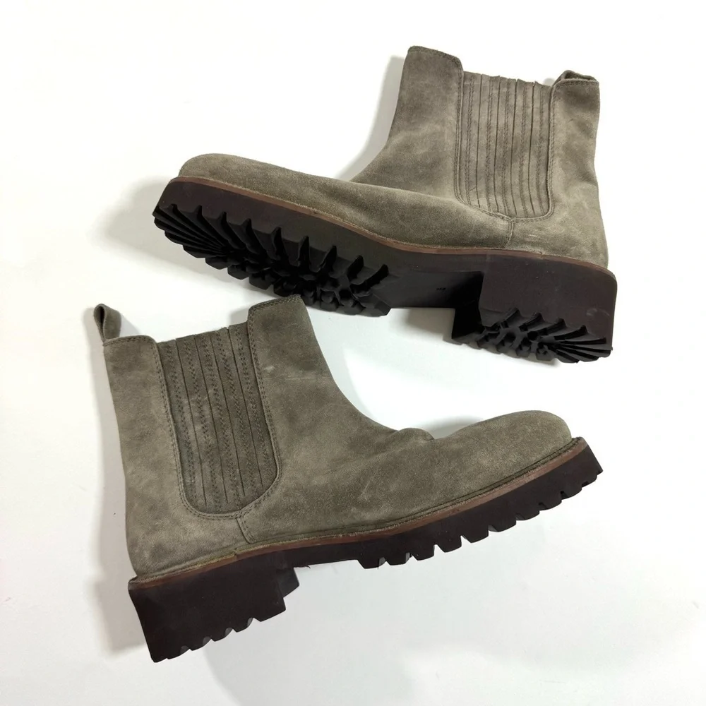 Seychelles Cashew Chelsea Boot Size 8.5 Leather Grey